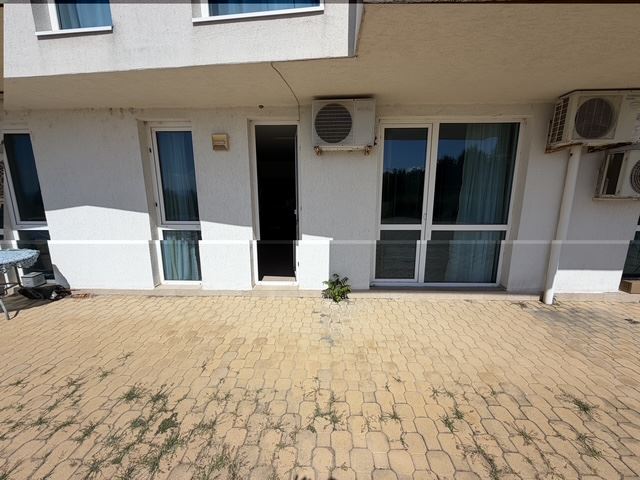 Zwei-Zimmer-Wohnung in erster Reihe am Meer in Sarafovo – Komfort, Stil und Meeresatmosphäre in einer Wohnanlage