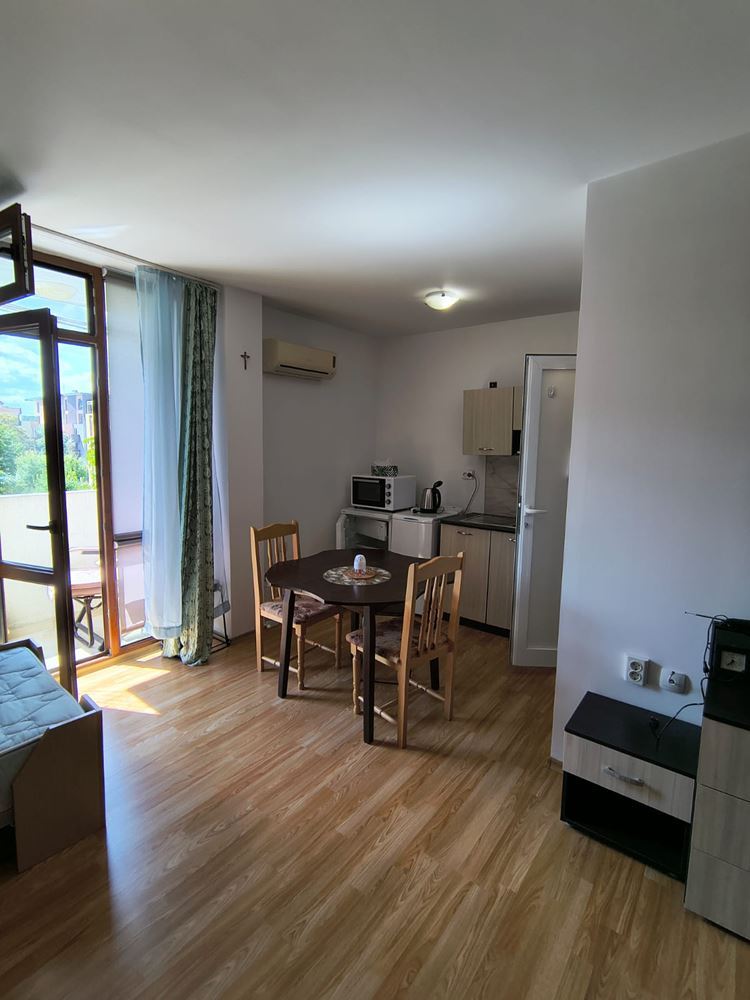 Studio in Ravda mit Swimmingpool und Stellplätzen – komfortable Immobilie am Meer zu einem erschwinglichen Preis