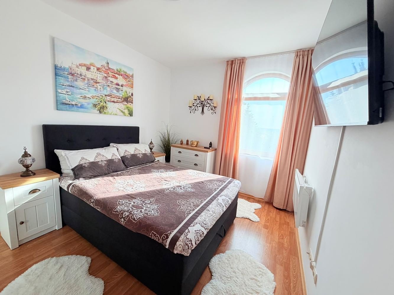Luxuriöse Wohnung mit zwei Schlafzimmern und Poolblick in Aheloy – vollständig möbliert und bezugsfertig
