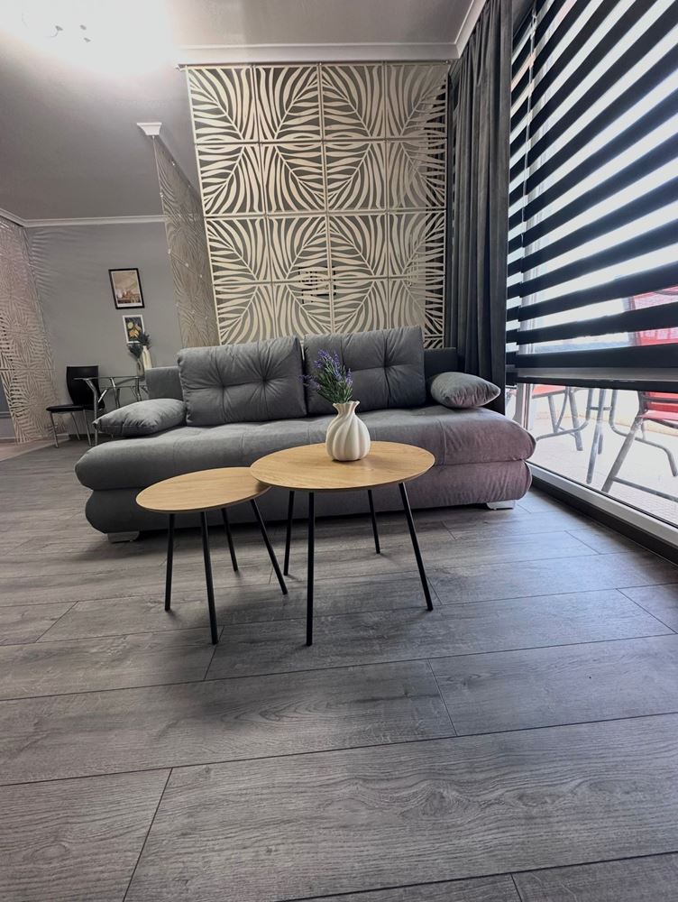 Zwei-Zimmer-Wohnung mit teilweisem Meerblick in Sveti Vlas – möbliert, nach Renovierung, in einer luxuriösen geschlossenen Anlage