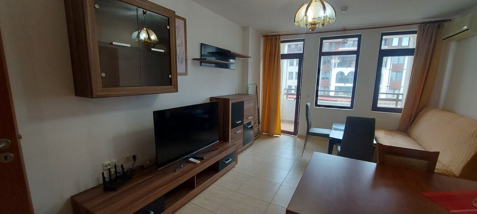 Geräumige Wohnung mit Meerpanorama in Sveti Vlas – Komfort, Grünflächen und prestigeträchtige Lage