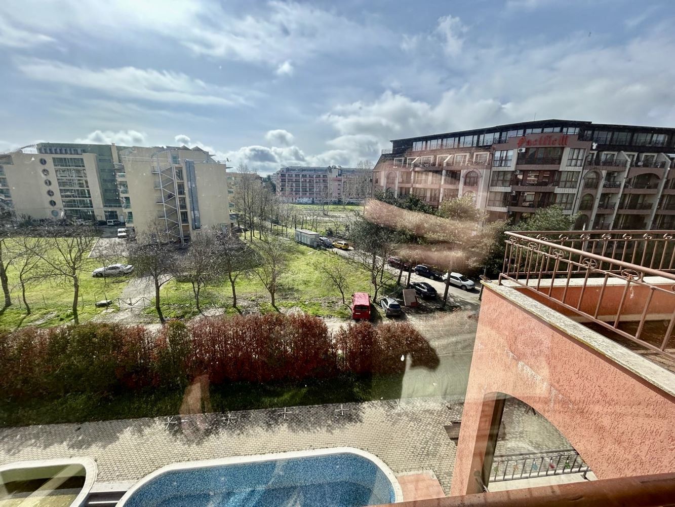 2-Zimmer-Wohnung im zentralen Teil von Sonnenstrand mit Poolblick