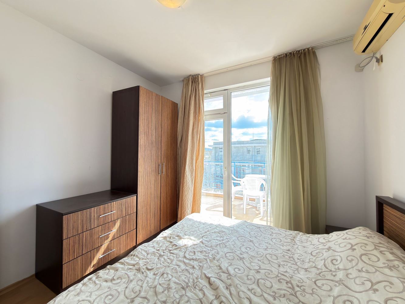 Geräumige Vierzimmer-Maisonettewohnung mit Panoramablick – Komfort und Stil im Herzen der Ruhe