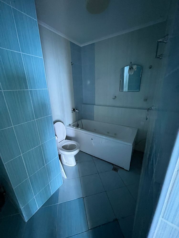 Wohnung mit zwei Schlafzimmern in erster Linie in Pomorie mit beeindruckendem Meerblick