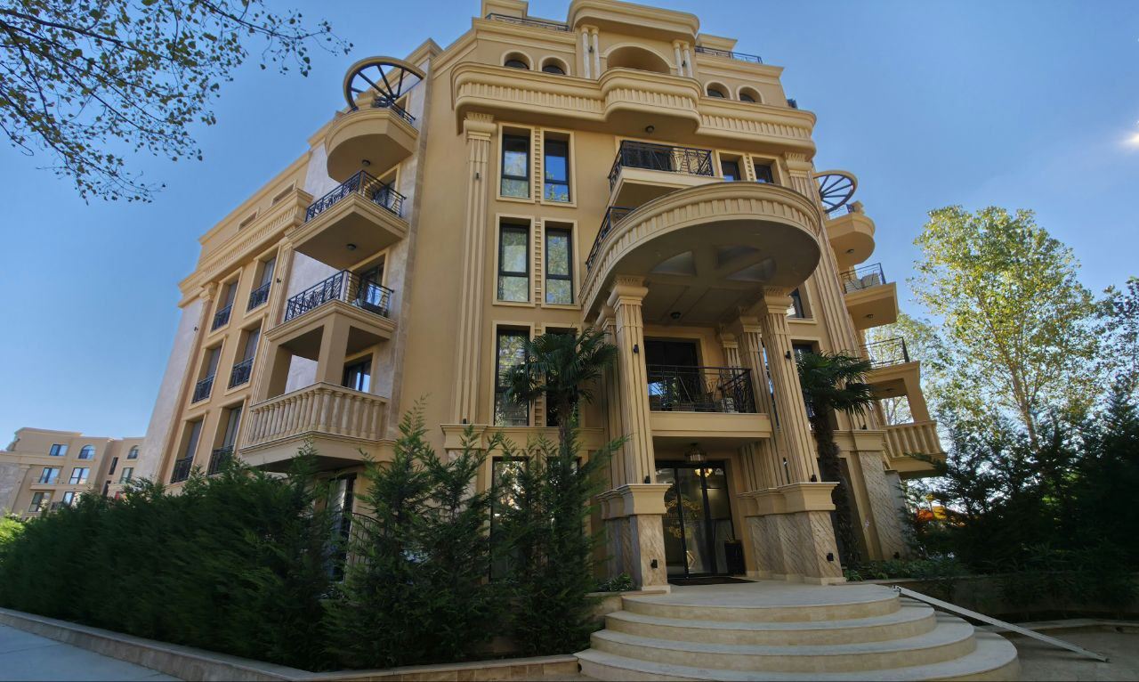 Penthouse mit beeindruckender Terrasse und Panoramablick – Stil und Raum auf der obersten Etage