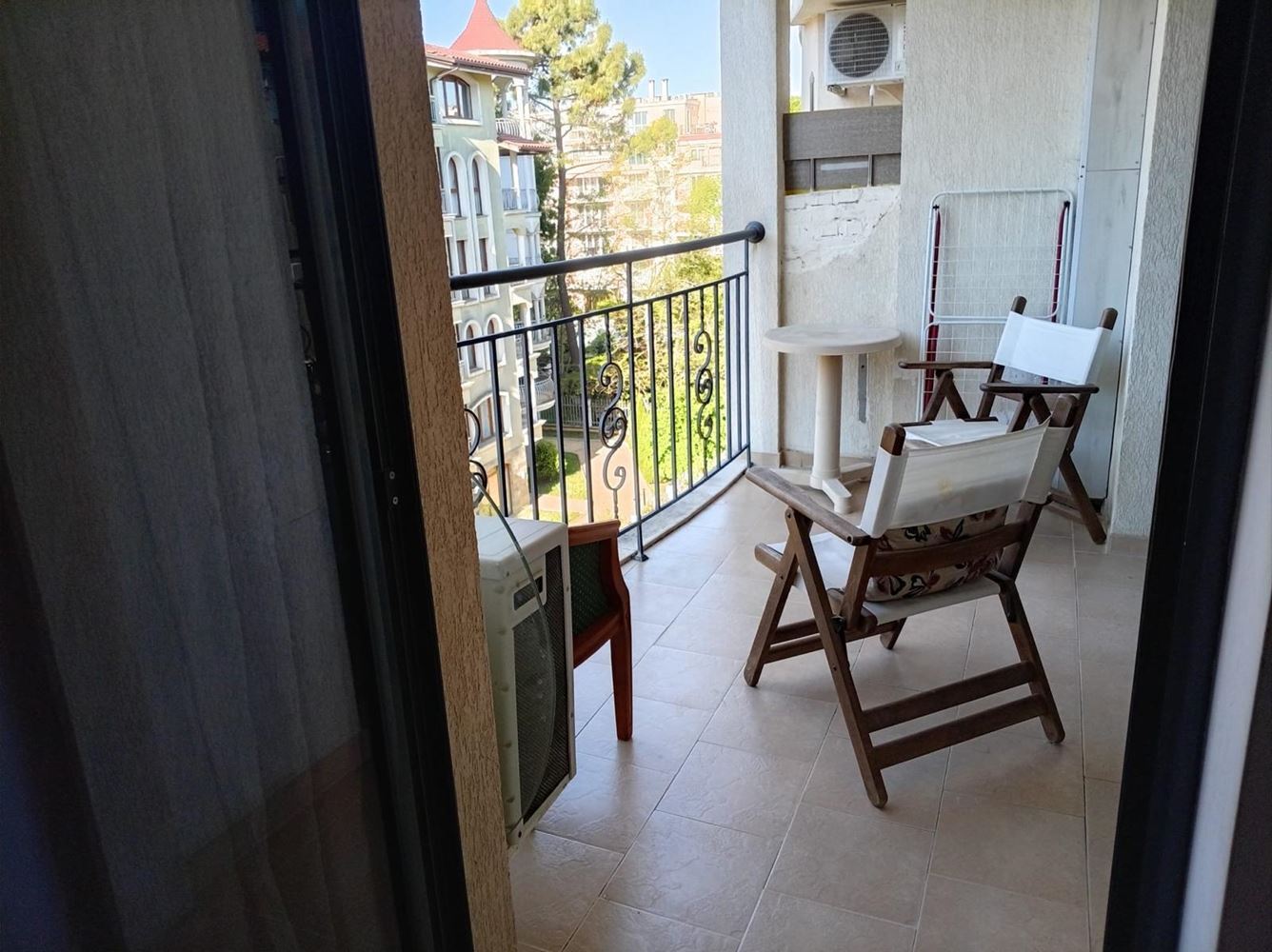 Geräumige 2-Zimmer-Wohnung mit Poolblick in Sonnenstrand