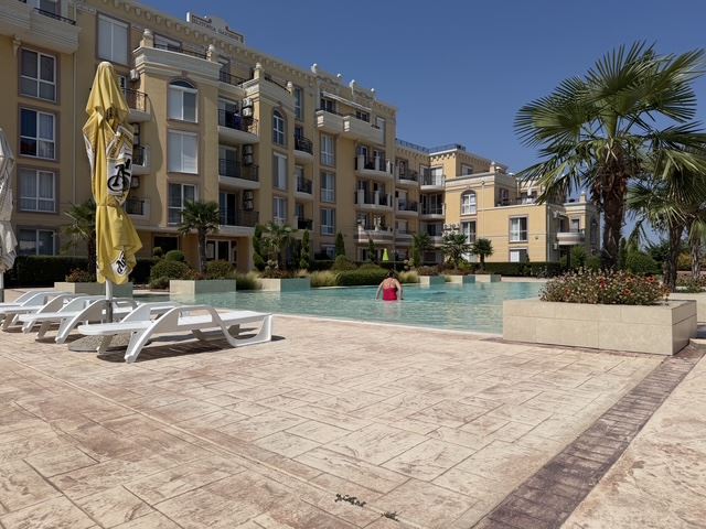 Gemütliche Zweizimmerwohnung mit riesiger Terrasse in Ravda – Ihr persönlicher Freiraum am Meer