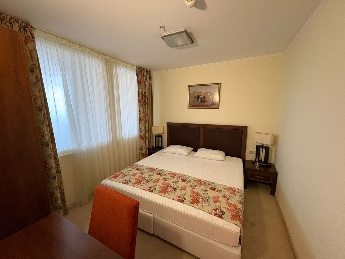 Luxuriöse 2-Zimmer-Wohnung mit Meerblick in erster Linie in Pomorie – eine prestigeträchtige Immobilie mit einzigartigen Annehmlichkeiten
