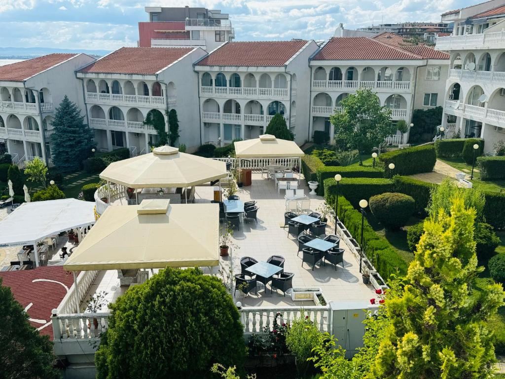 Stilvolle Zwei-Zimmer-Wohnung in einer Eliteanlage im Herzen von Sveti Vlas