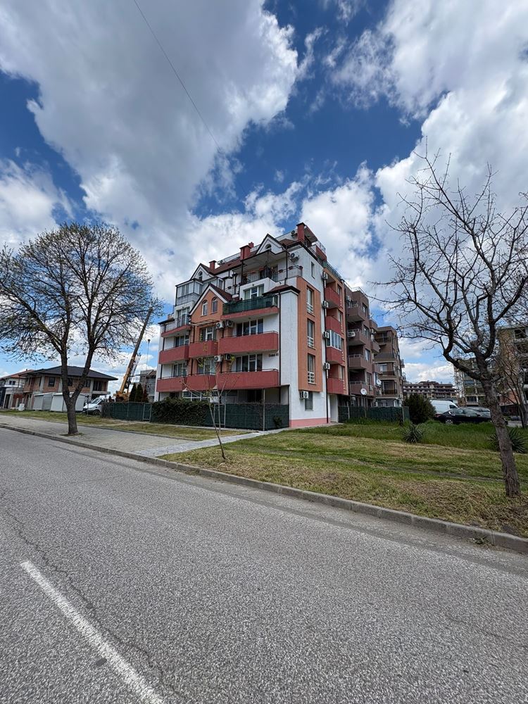 Geräumige Wohnung mit einem Schlafzimmer und Panoramablick auf die Salinen und das Meer in Pomorie