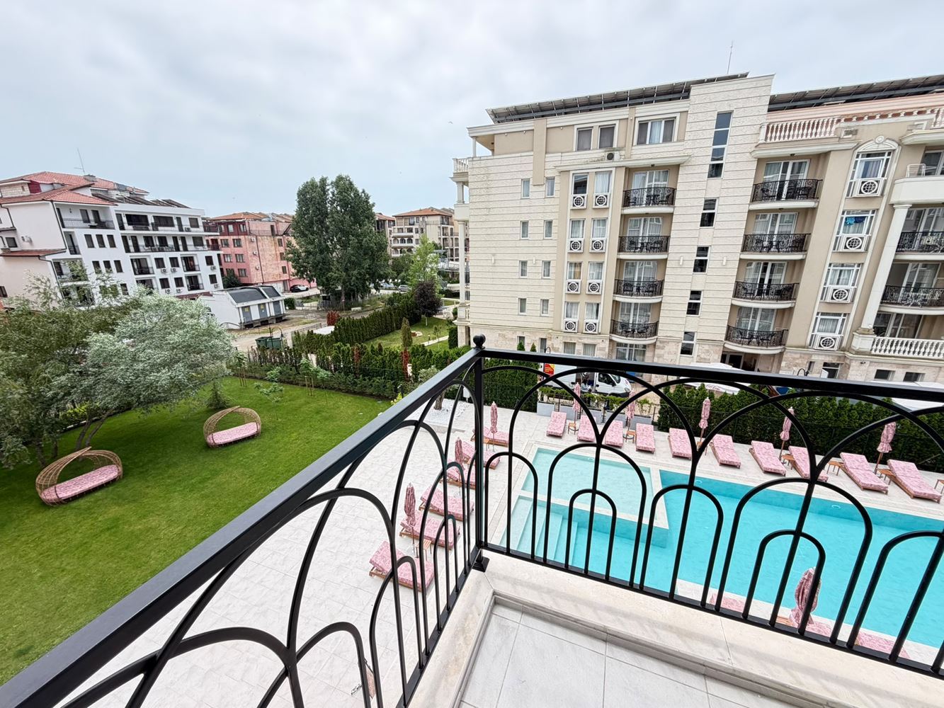 Sunny Beach – gemütliche 2-Zimmer-Wohnung mit Südausrichtung und schönem Blick auf den Pool