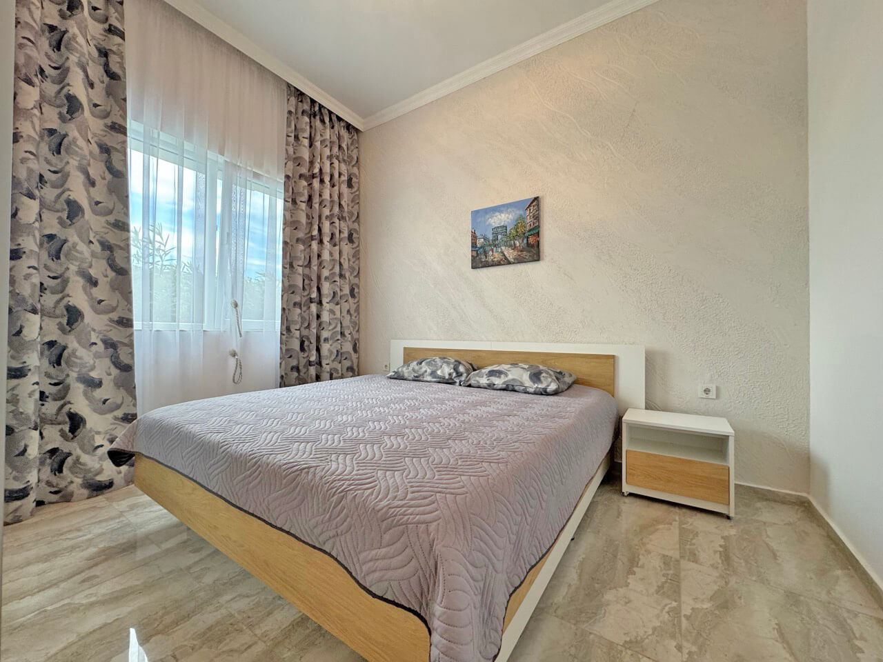 Geräumige Wohnung mit einem Schlafzimmer, großer Terrasse und Poolblick in Sonnenstrand