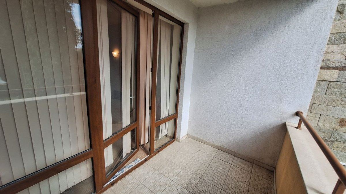 Geräumige Drei-Zimmer-Wohnung nur wenige Meter vom Strand entfernt in Ravda