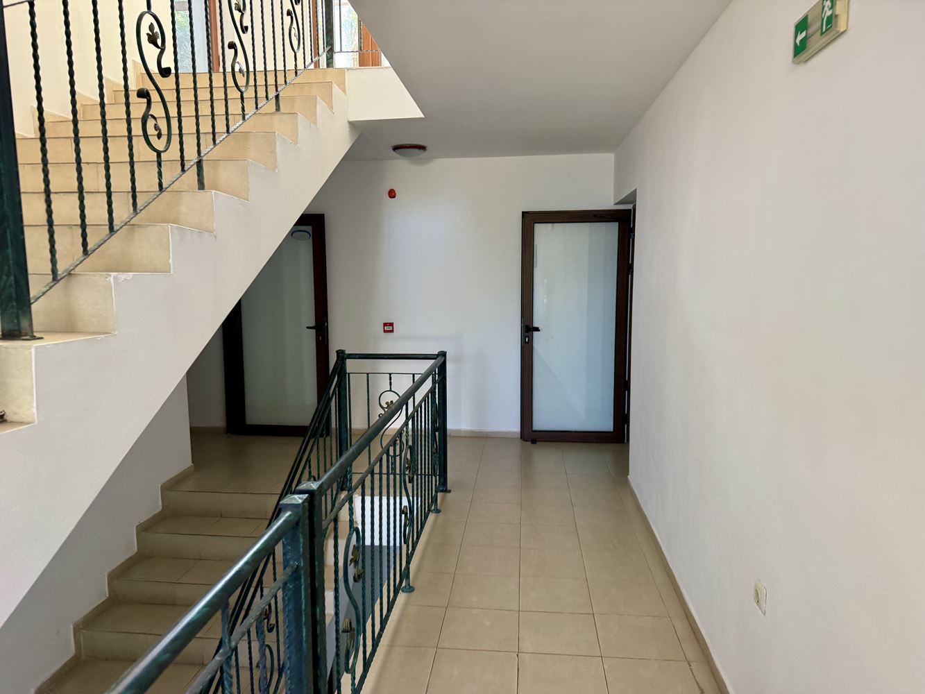 Wohnung in erster Meereslinie in Sveti Vlas – stilvolle Immobilie am Strand und am Yachthafen „Marina Dinevi“
