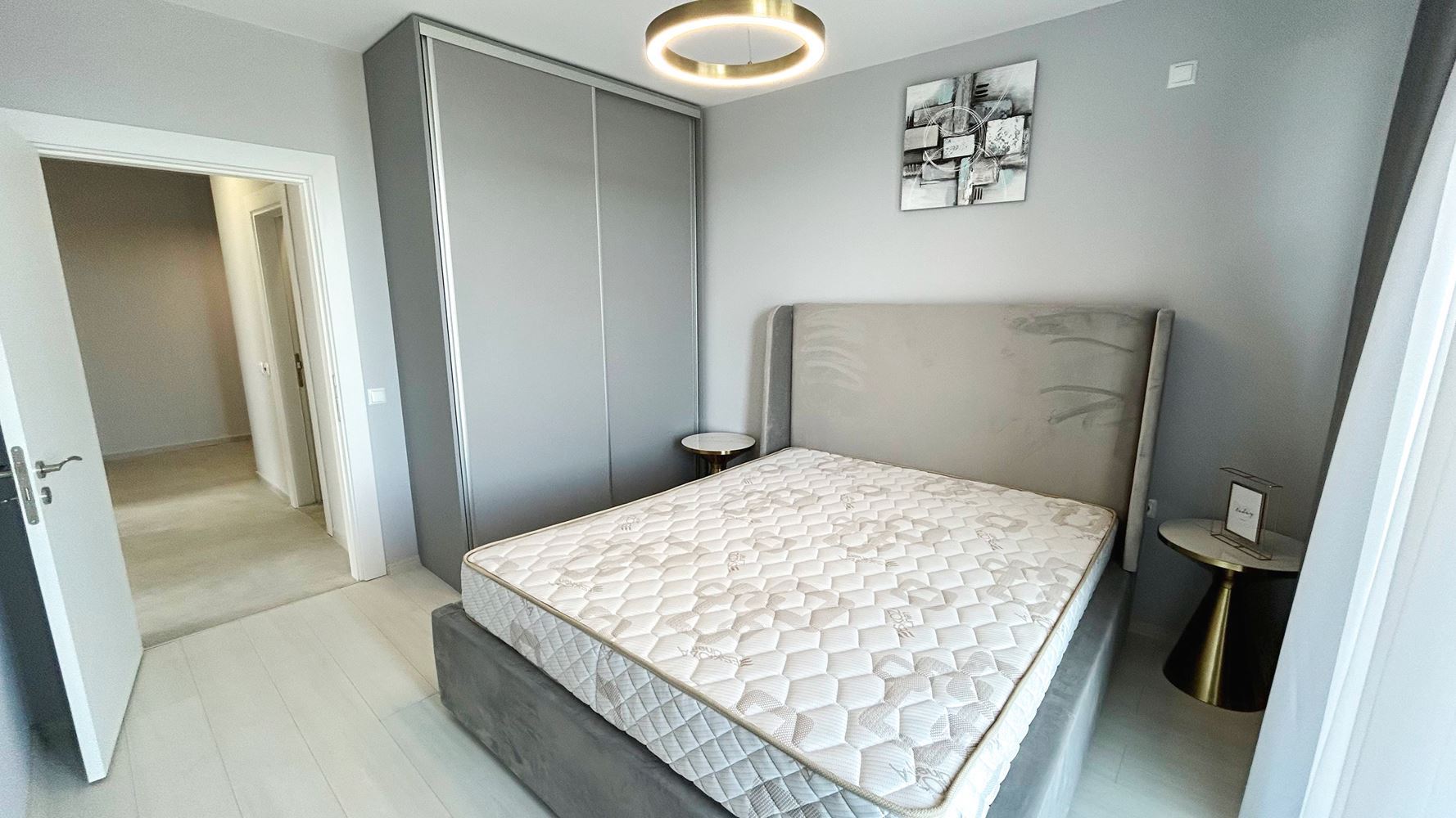 Elegante 3-Zimmer-Wohnung mit Panoramablick auf das Meer in erster Meereslinie in Sonnenstrand