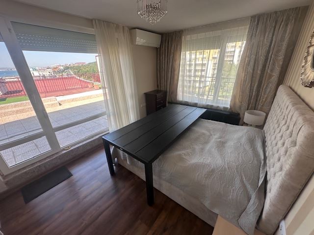 Penthouse mit Panoramameerblick und privatem Strandzugang in Sveti Vlas