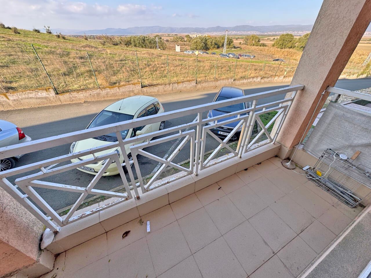 Funktionale Dreizimmerwohnung im Erdgeschoss in einem modernen Komplex in der Region Sonnenstrand