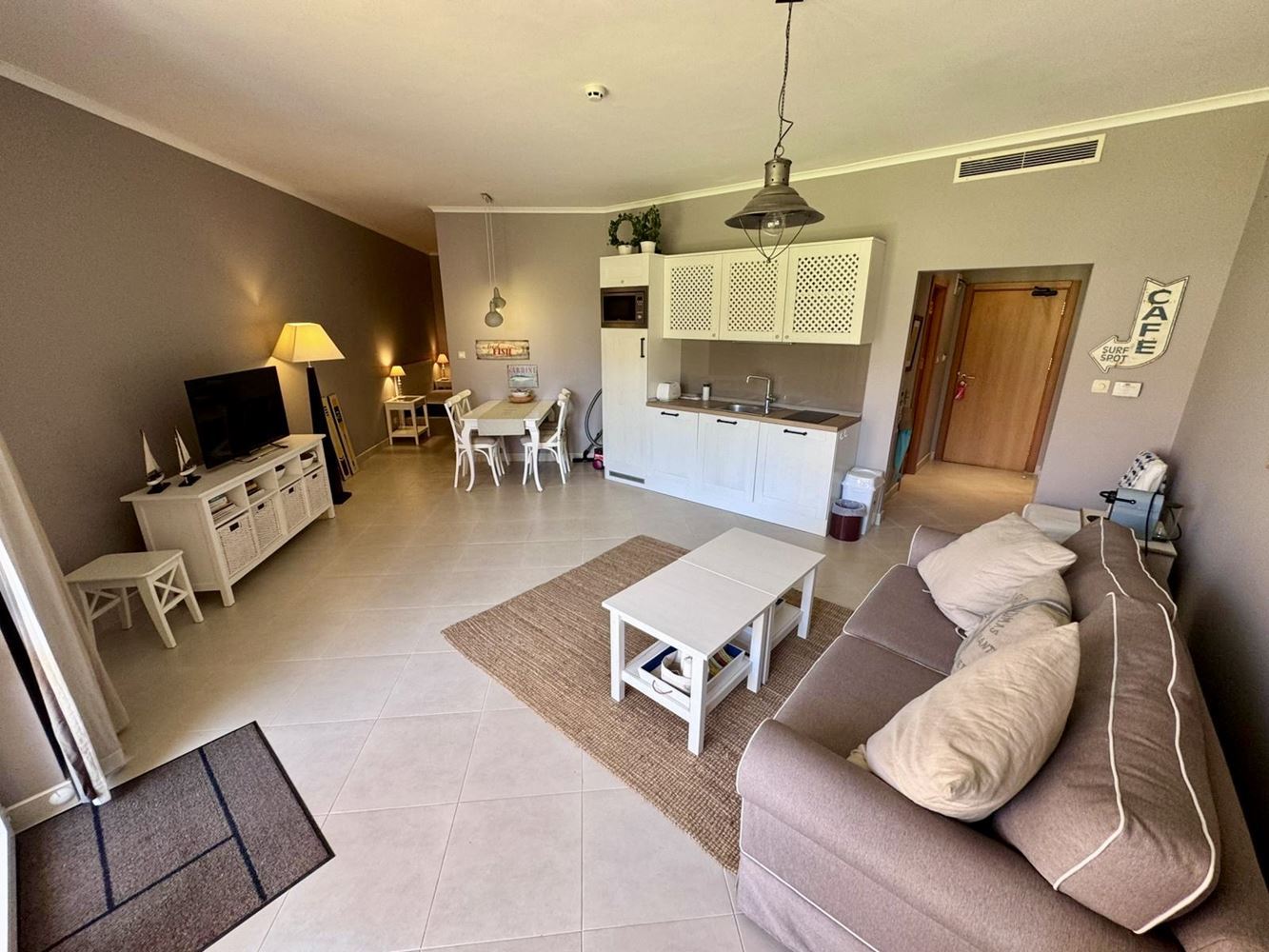 Luxuriöse Einzimmerwohnung in einem prestigeträchtigen First-Line-Komplex – Komfort, Stil und endlose Annehmlichkeiten