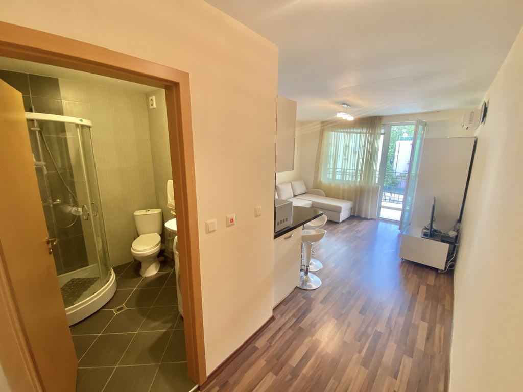 Ausgezeichnetes Studio mit Poolblick am Sonnenstrand – bezugsfertig oder zur Investition