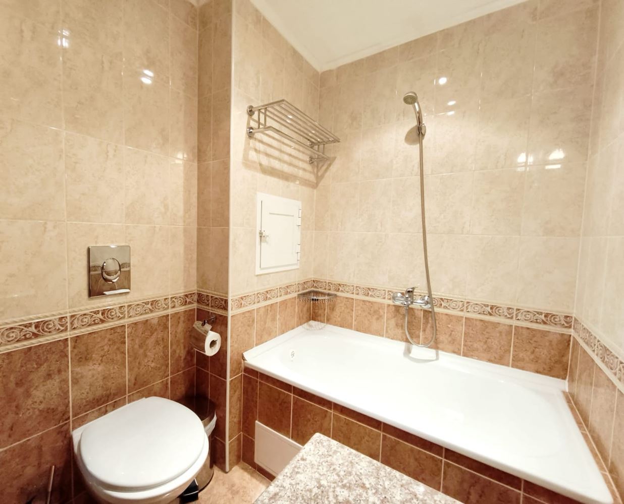 Luxuriöse Zweizimmerwohnung in erster Meereslinie in Pomorie – Komfort und maritimes Ambiente