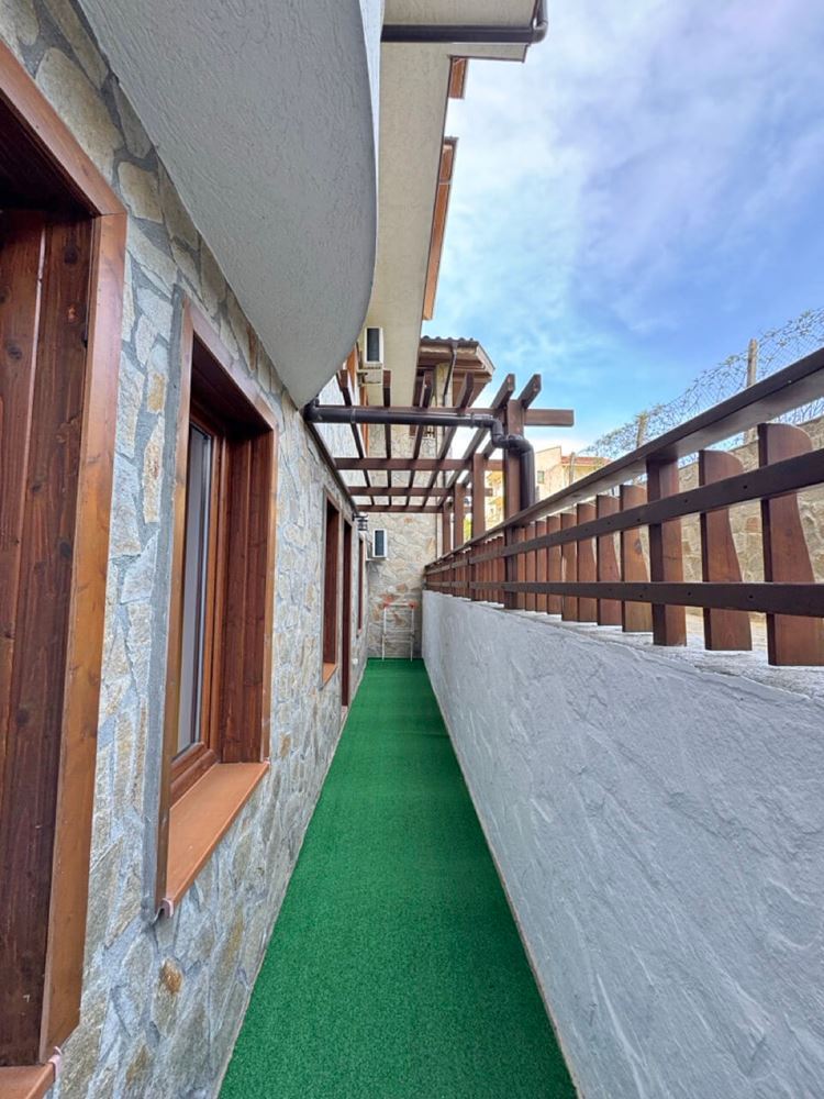 Geräumige Zwei-Zimmer-Wohnung in einem prestigeträchtigen Komplex in Sveti Vlas – 200 Meter vom Meer entfernt