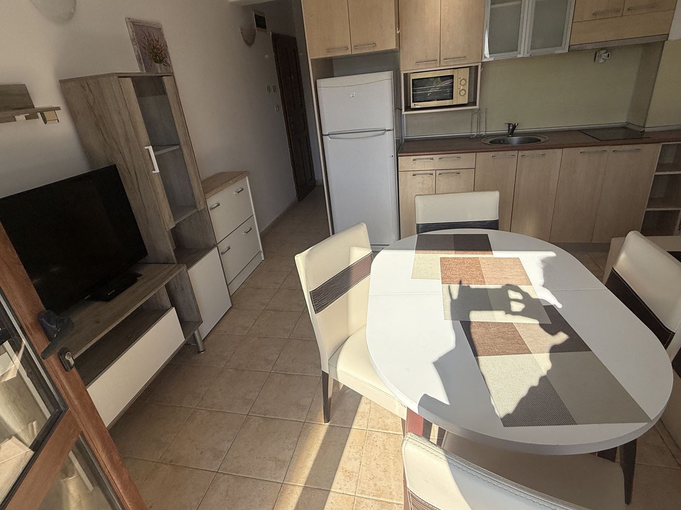 Zwei-Zimmer-Wohnung in Sveti Vlas – 300 m vom Meer entfernt, hervorragende Infrastruktur und Ratenzahlung bis Jahresende