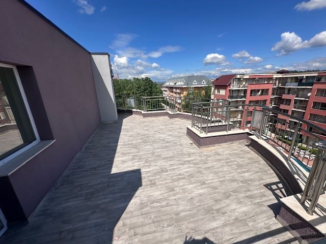 Nagelneue schlüsselfertige 3-Zimmer-Wohnung mit Dachterrasse