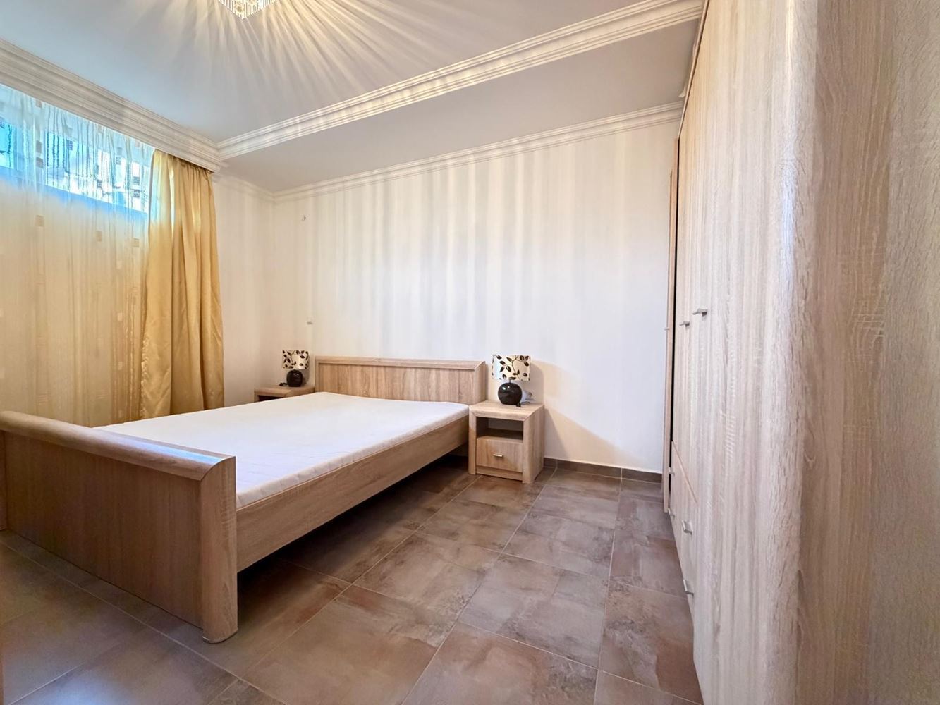 Komfortable Zwei-Zimmer-Wohnung mit direktem Zugang zum Pool – ideal zum Wohnen und Investieren