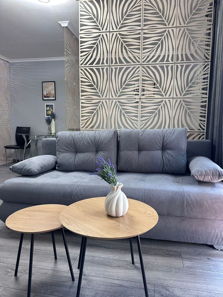 Zwei-Zimmer-Wohnung mit teilweisem Meerblick in Sveti Vlas – möbliert, nach Renovierung, in einer luxuriösen geschlossenen Anlage