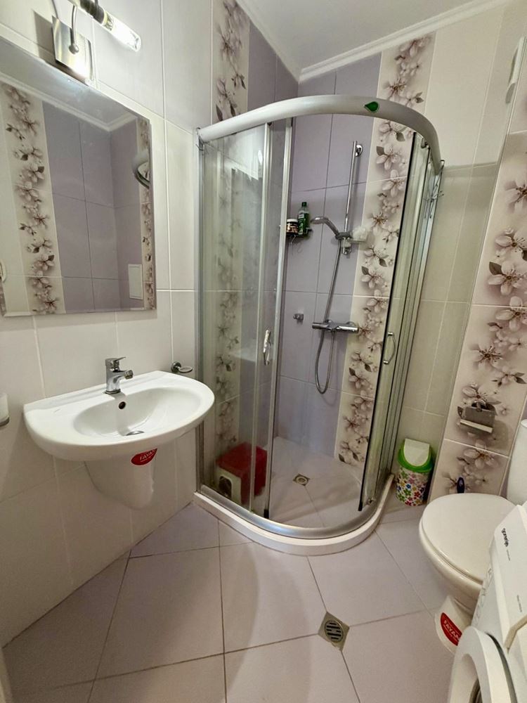 Sarafovo – Geräumige Zweizimmerwohnung mit Act 16, minimaler Instandhaltungsgebühr und kompletter Möblierung