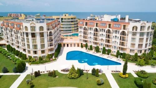 Erste Meereslinie zum Strand Butamyata! Möblierte Zweizimmerwohnung mit teilweisem Meerblick in Sinemorets
