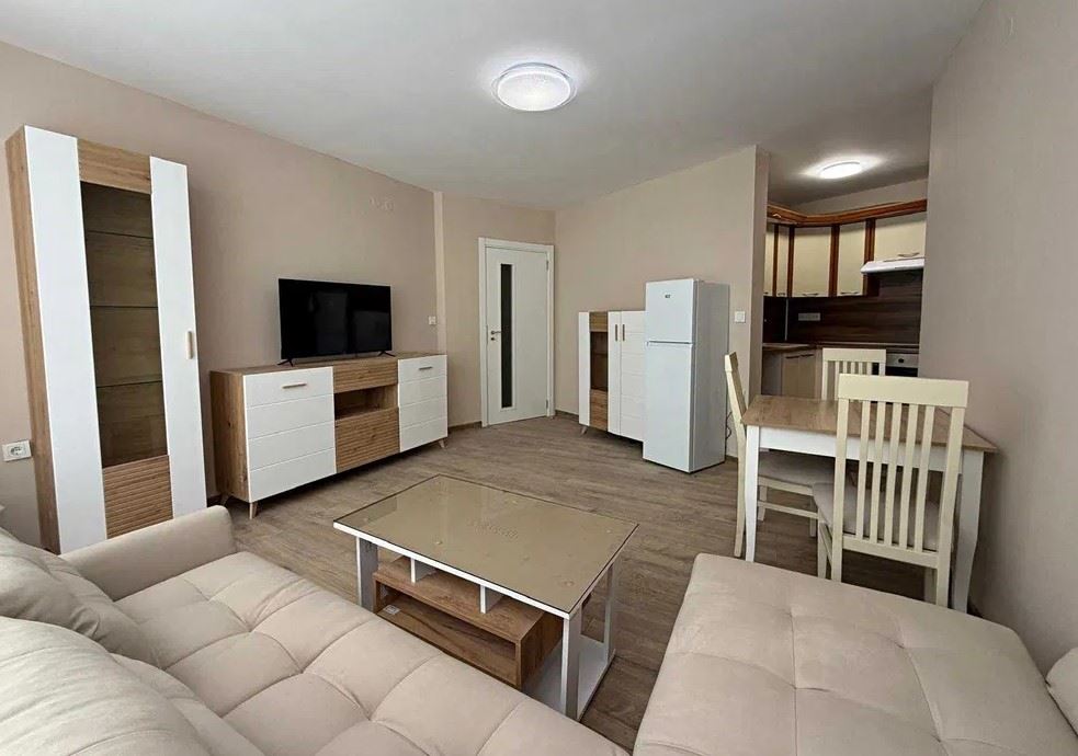Wohnung in erster Meereslinie in Elenite – umfassende Renovierung, Haushaltsstrom und direkter Zugang zum Strand