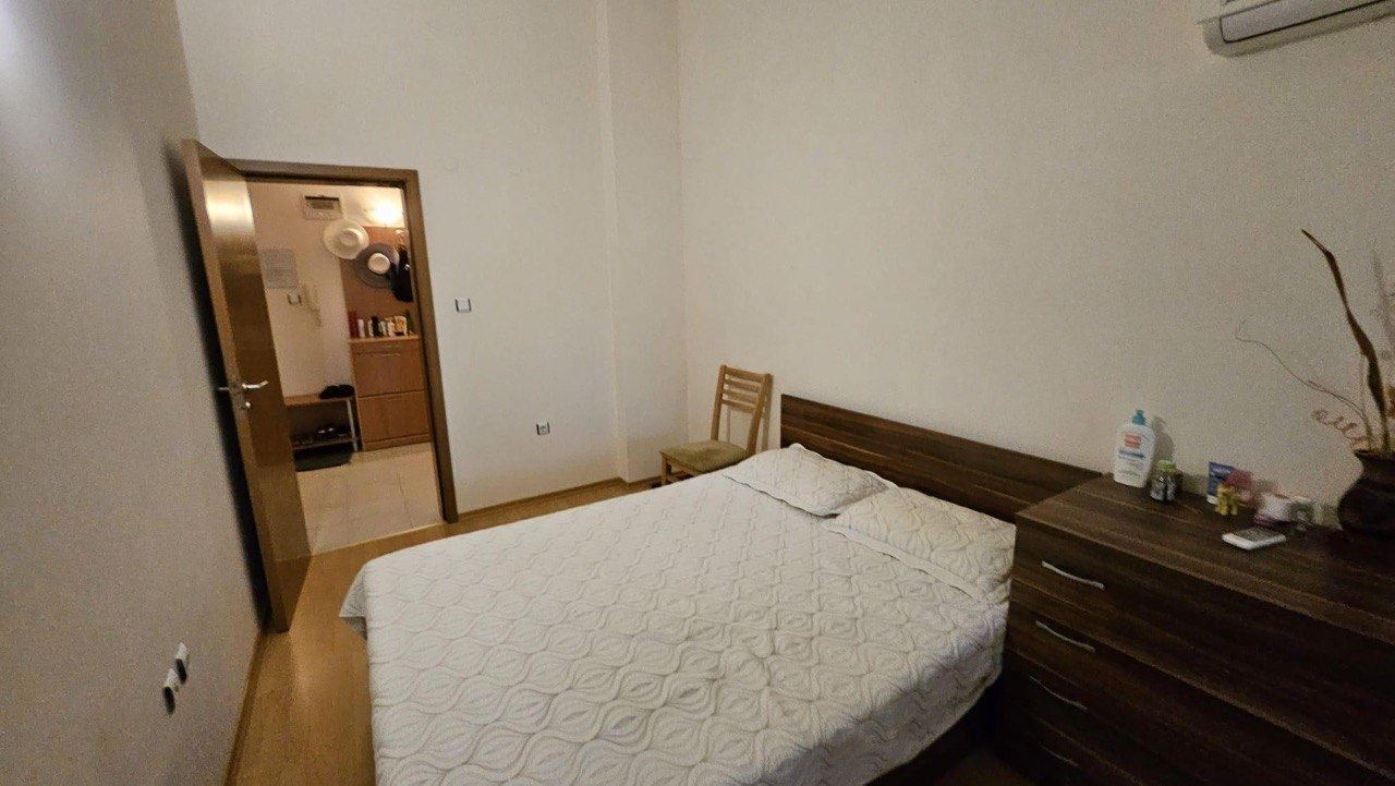 Geräumige Drei-Zimmer-Wohnung in Sveti Vlas – nur 100 m vom Strand und Yachthafen entfernt