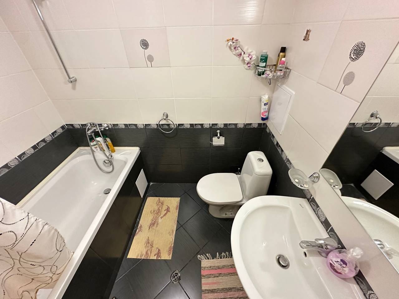Sveti Vlas – vollständig möblierte Wohnung in erster Meereslinie mit Privatstrand und Meeresatmosphäre