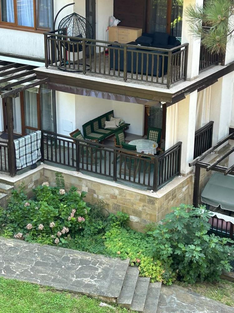 Drei-Zimmer-Wohnung mit Meerblick zwischen Pinien – Luxus und Ruhe in erster Meereslinie in Sozopol