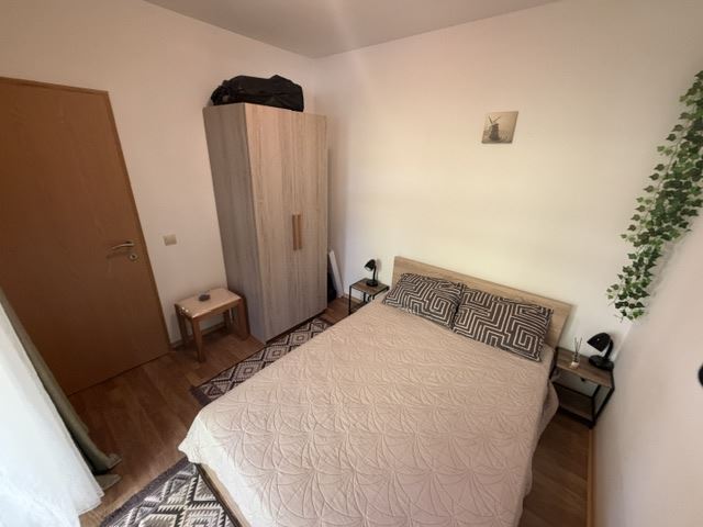 Komfort und Ruhe am Meer – geräumige Zweizimmerwohnung mit einem Schlafzimmer in Aheloy