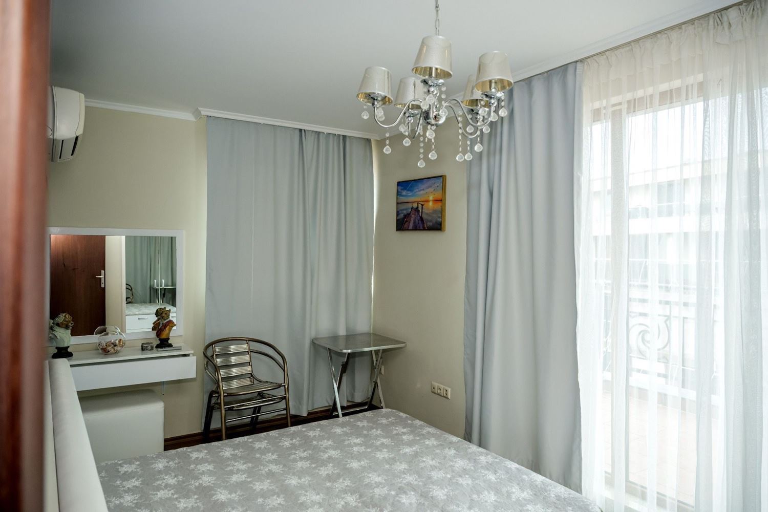 Geräumige 3-Zimmer-Wohnung mit Meerblick in Pomorie – 50 Meter vom Meer entfernt