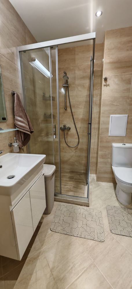 Stilvolle Zweizimmerwohnung in Sveti Vlas – komplett renoviert und nur wenige Meter vom Strand entfernt