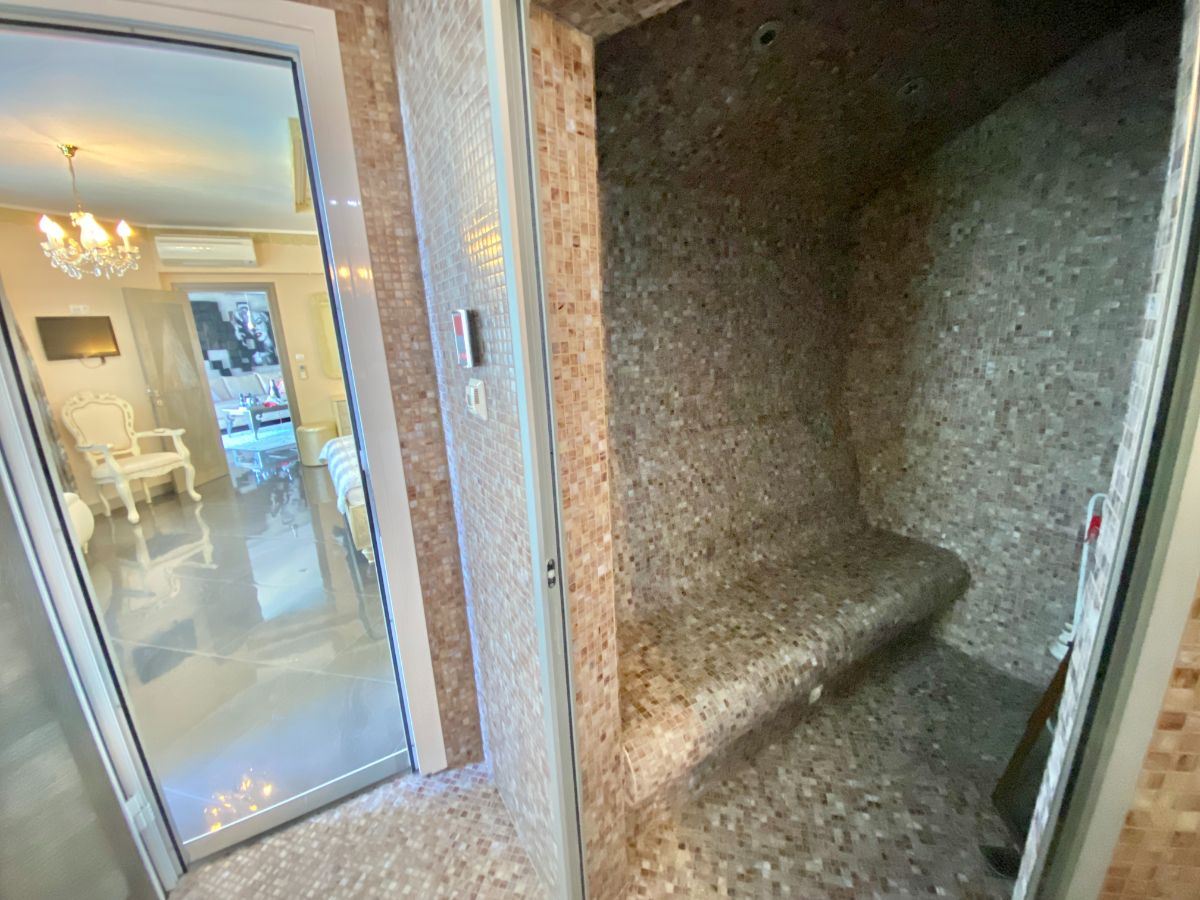 Einzigartige Maisonette-Wohnung in einer Premiumanlage in der Stadt Nessebar