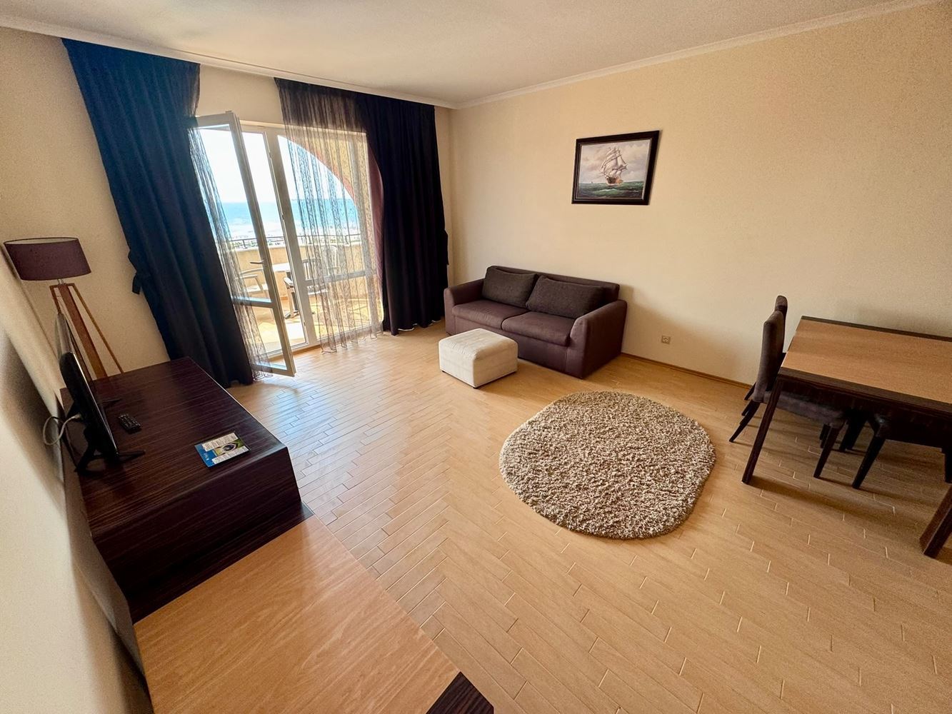 Zweizimmerwohnung in erster Meereslinie mit Panoramablick auf das Meer in Sonnenstrand