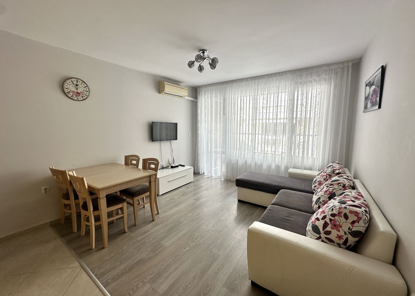 Ein-Zimmer-Apartment 100 m vom Strand in Pomorie – Komfort, Bequemlichkeit und Meerblick
