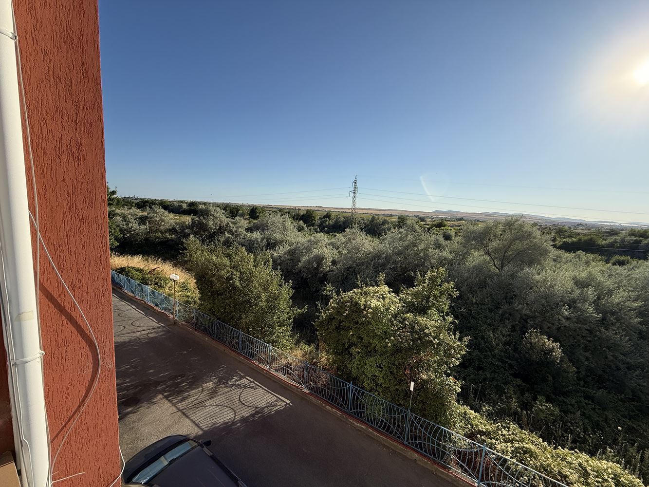 Ein-Zimmer-Wohnung mit Terrasse in Sonnenstrand – Komfort und ganzjährige Sicherheit