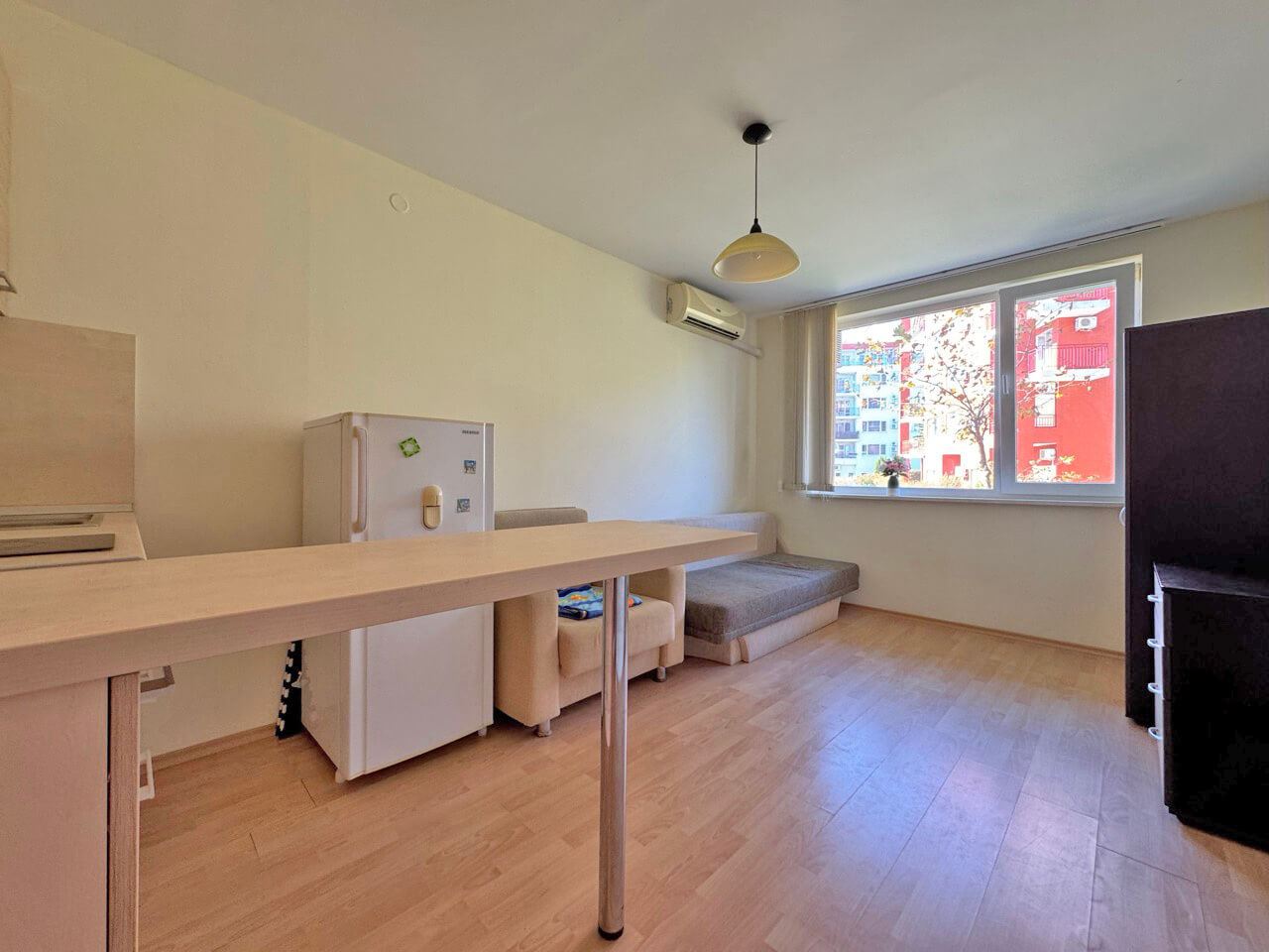 Charmantes Studio in erster Meereslinie in Sveti Vlas – eine beeindruckende Anlage mit zahlreichen Swimmingpools und weiteren Annehmlichkeiten