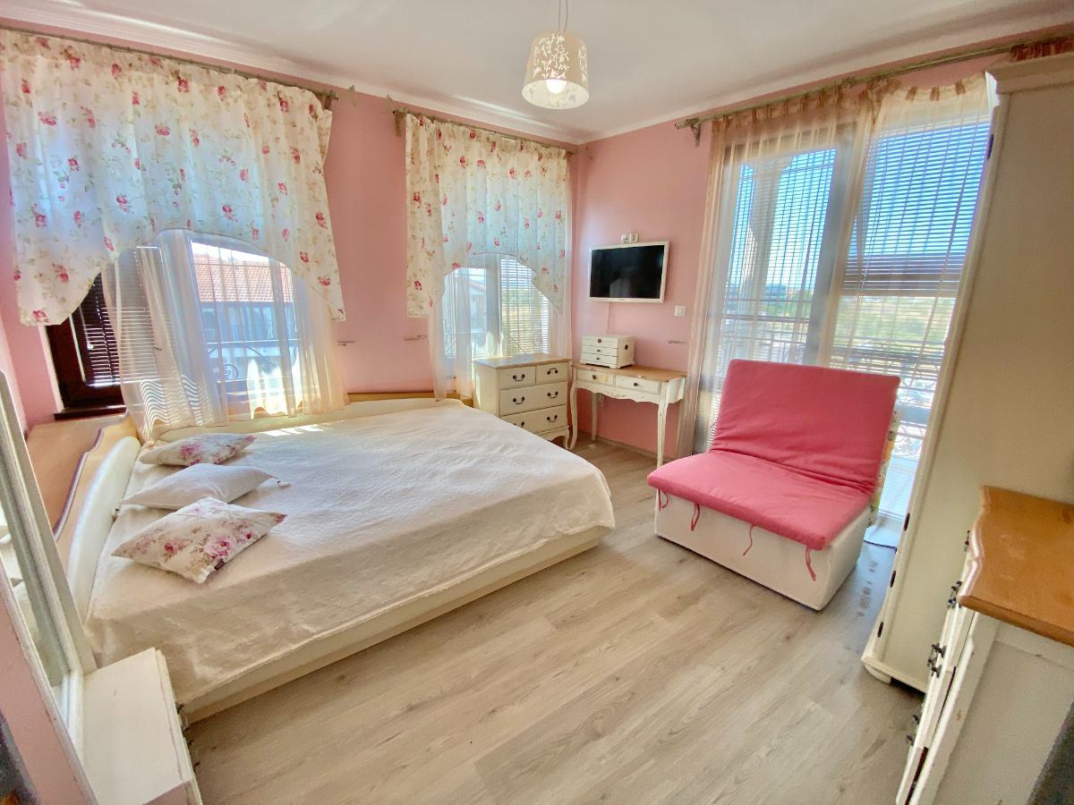 Einzigartige Maisonette-Wohnung in einer Premiumanlage in der Stadt Nessebar