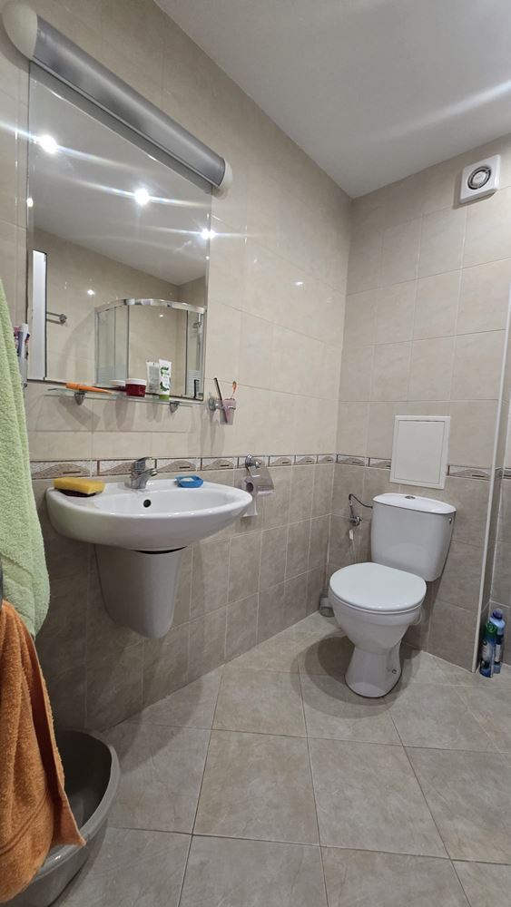 Zweizimmerwohnung mit Poolblick in Sveti Vlas – nur wenige Meter vom Meer entfernt