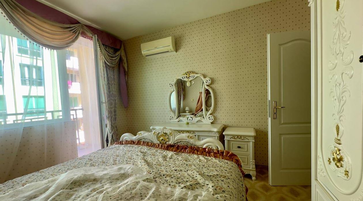 Zweizimmerwohnung mit einem Schlafzimmer in erster Meereslinie in Elenite – Ruhe, Natur und Panoramablick auf das Meer