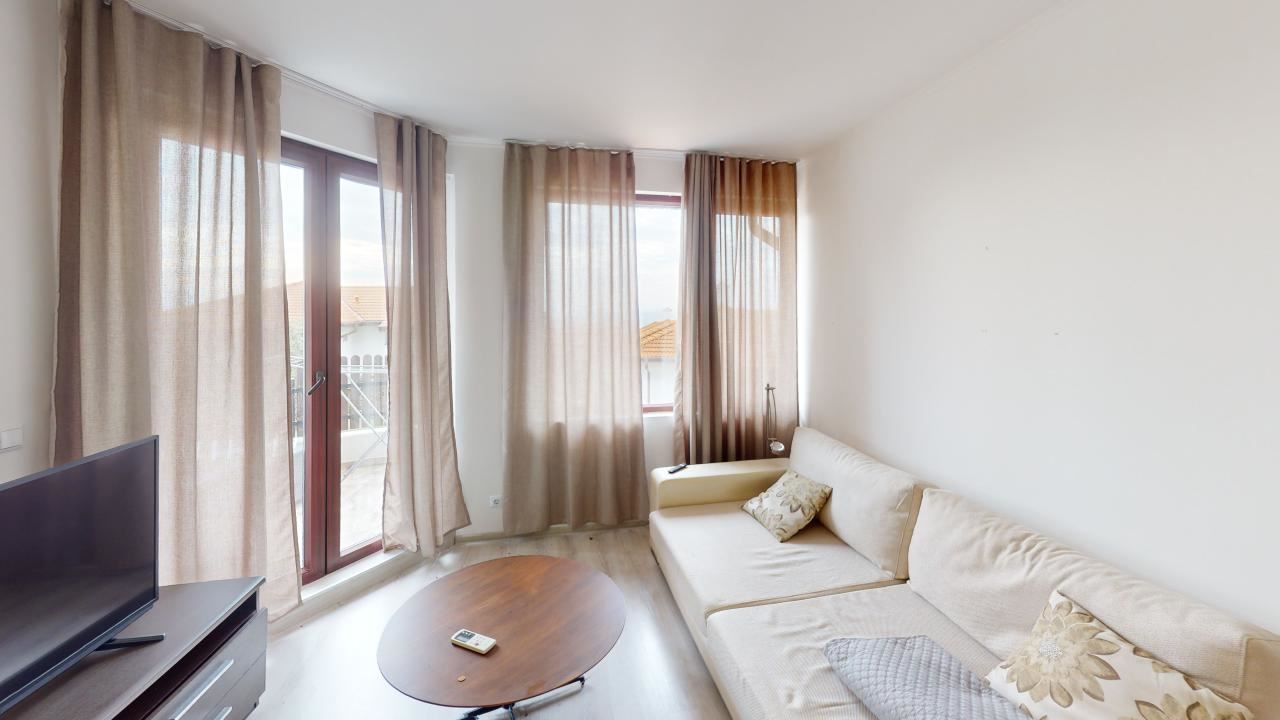 3-Zimmer-Wohnung mit Bergpanorama in einer ganzjährig betriebenen Anlage in der Region Sonnenstrand