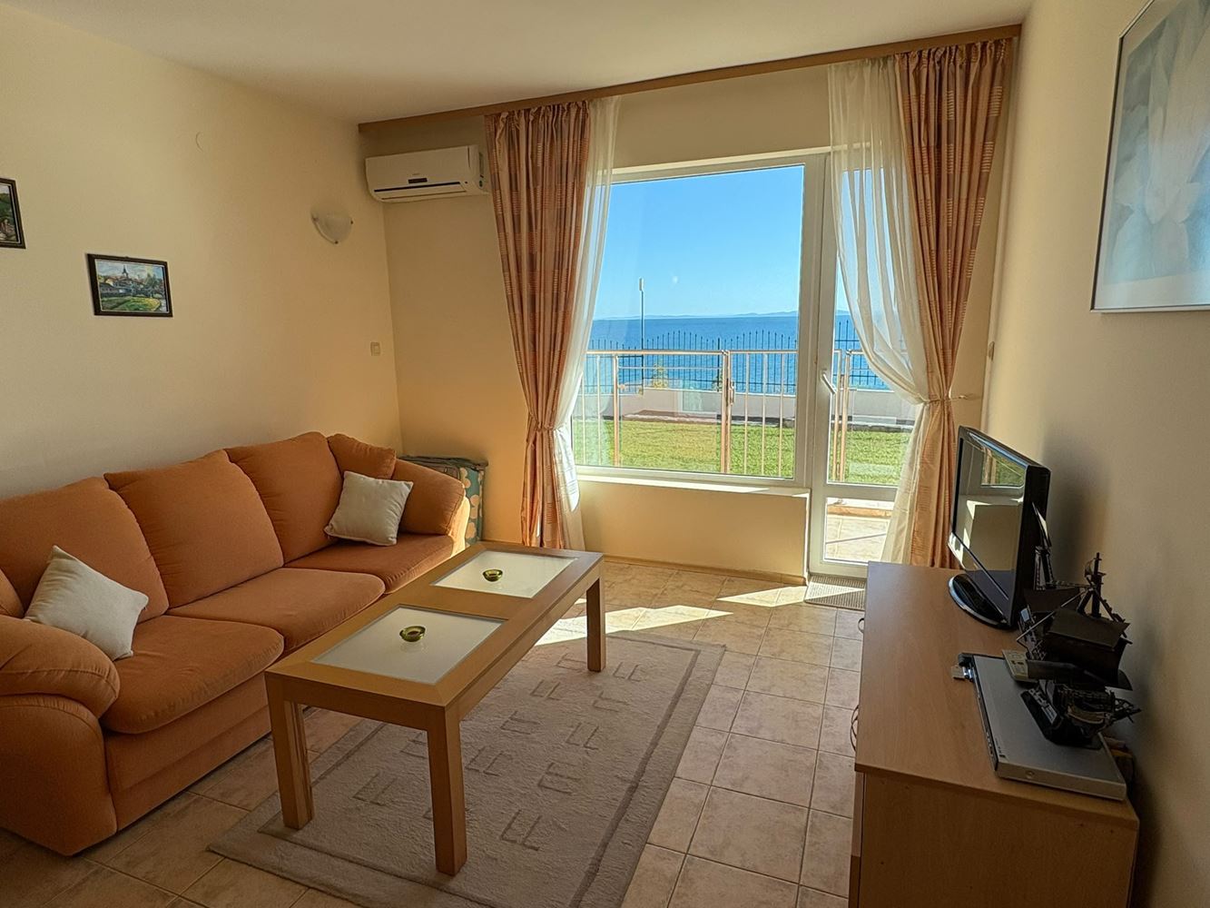 Erste Meereslinie in Sveti Vlas – geräumige Wohnung mit einem Schlafzimmer und Meerblick