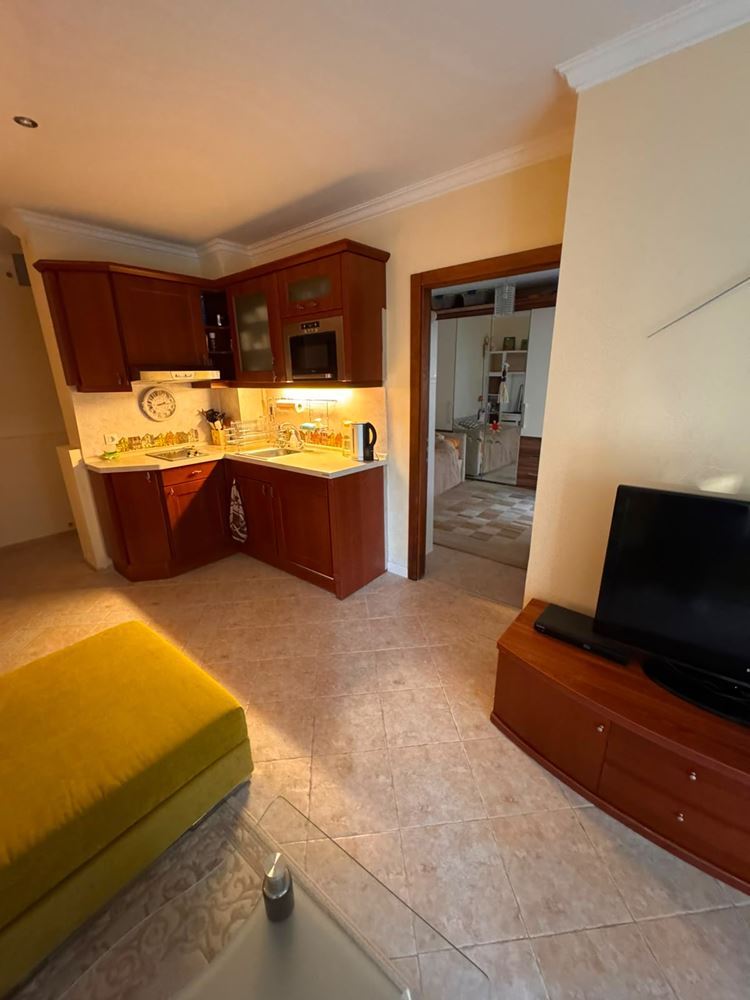 Drei-Zimmer-Wohnung mit Meerblick zwischen Pinien – Luxus und Ruhe in erster Meereslinie in Sozopol