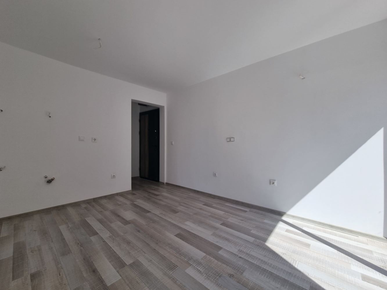 Helle und moderne Wohnung in ausgezeichneter Lage – eine Kombination aus Komfort, Natur und Meeresflair